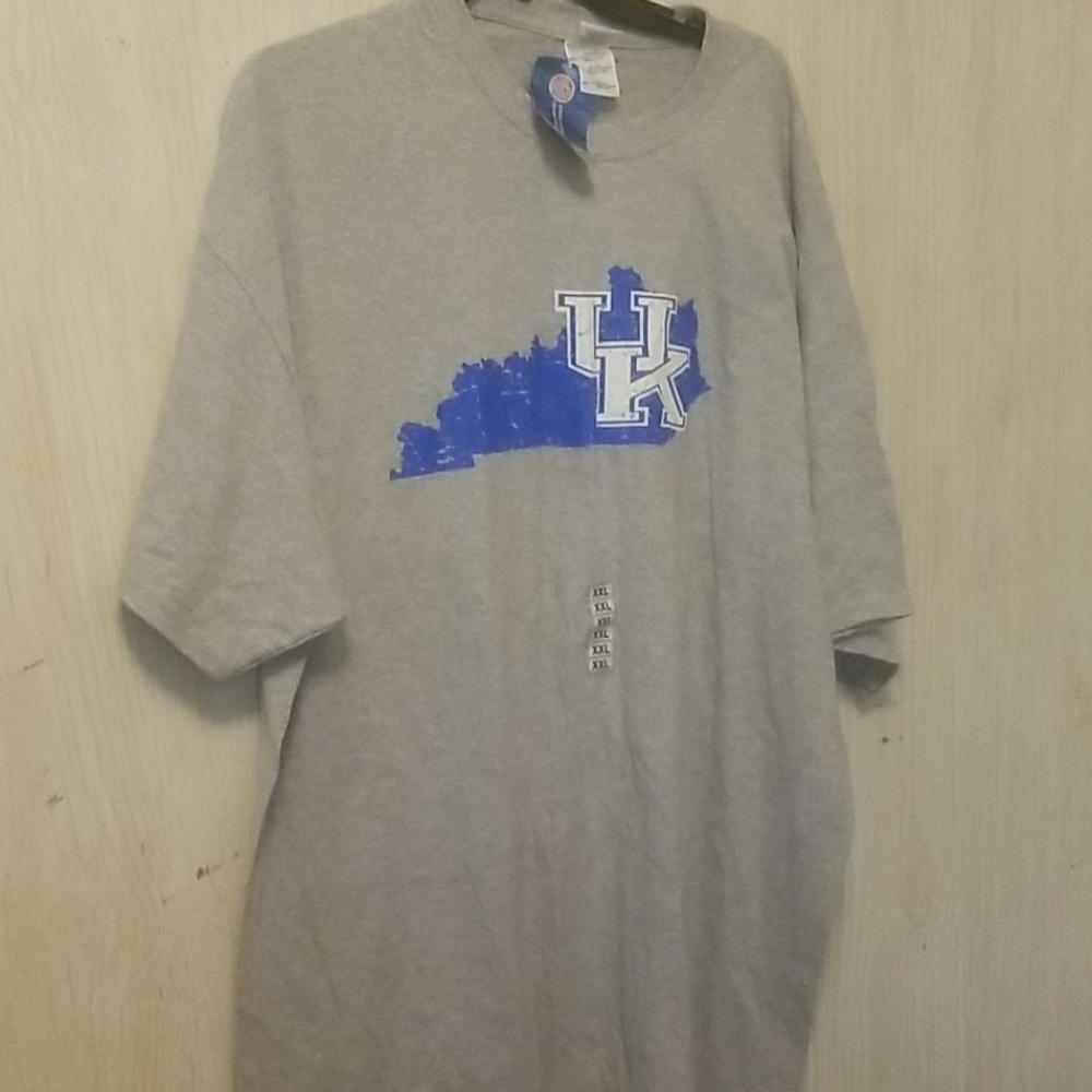 Men’s XXL NWT Kentucky Wildcats Gildan Tee – Gray/Blue/White State Shape UK Grap